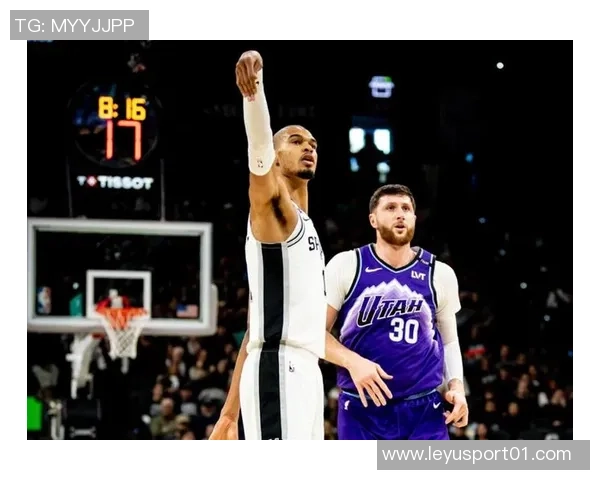 米奇约翰逊谈文班出战情况球队将谨慎处理不冒险