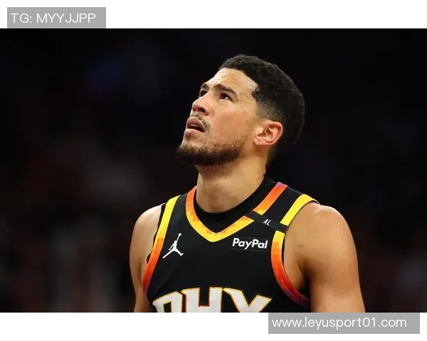 太阳队半场领先独行侠10分布克表现出色贡献16分狄龙助攻3次表现抢眼