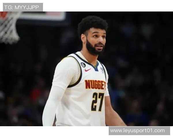 贾马尔穆雷独撑球队18投6中斩获21分7篮板6助攻表现出色