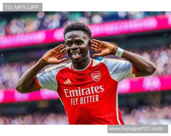 阿森纳与纽卡比赛裁判失误麦克风未关致萨卡被误听解释 阿森纳与纽卡比赛裁判失误麦克风未关致萨卡被误听解释